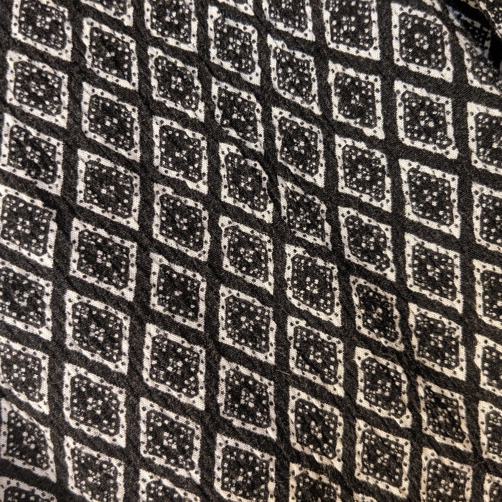 Patterned tank - Picture 3 of 4